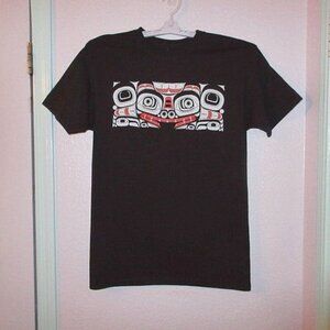 Native American Tsimshian Art T-Shirt Size M Indigenous Animals Matriarch Bear